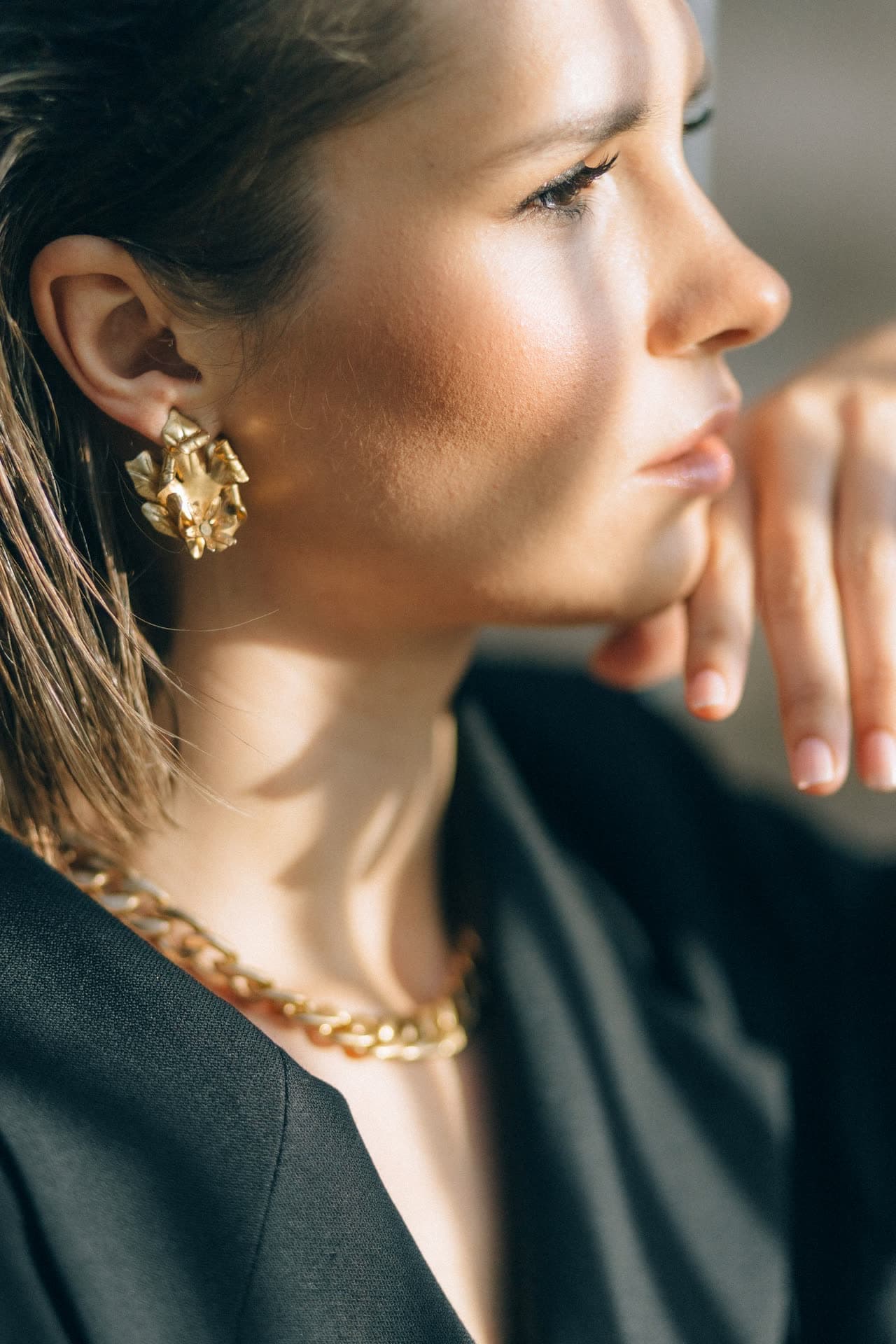 Model wearing Trezella daily-wear jewellery