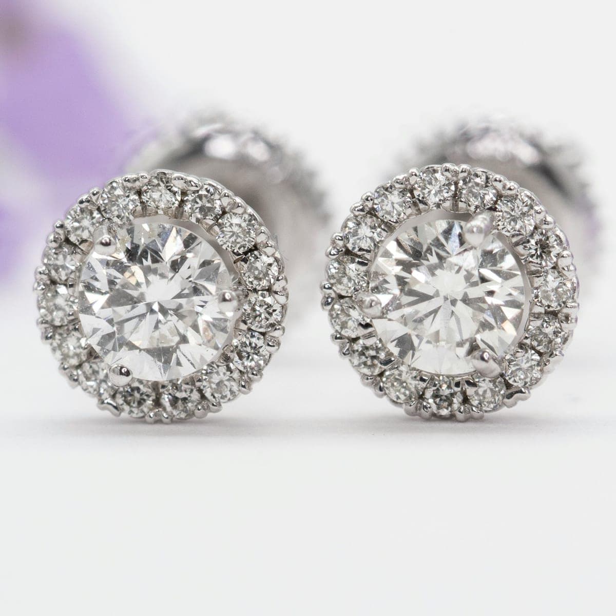 Mahnoor Halo Studs