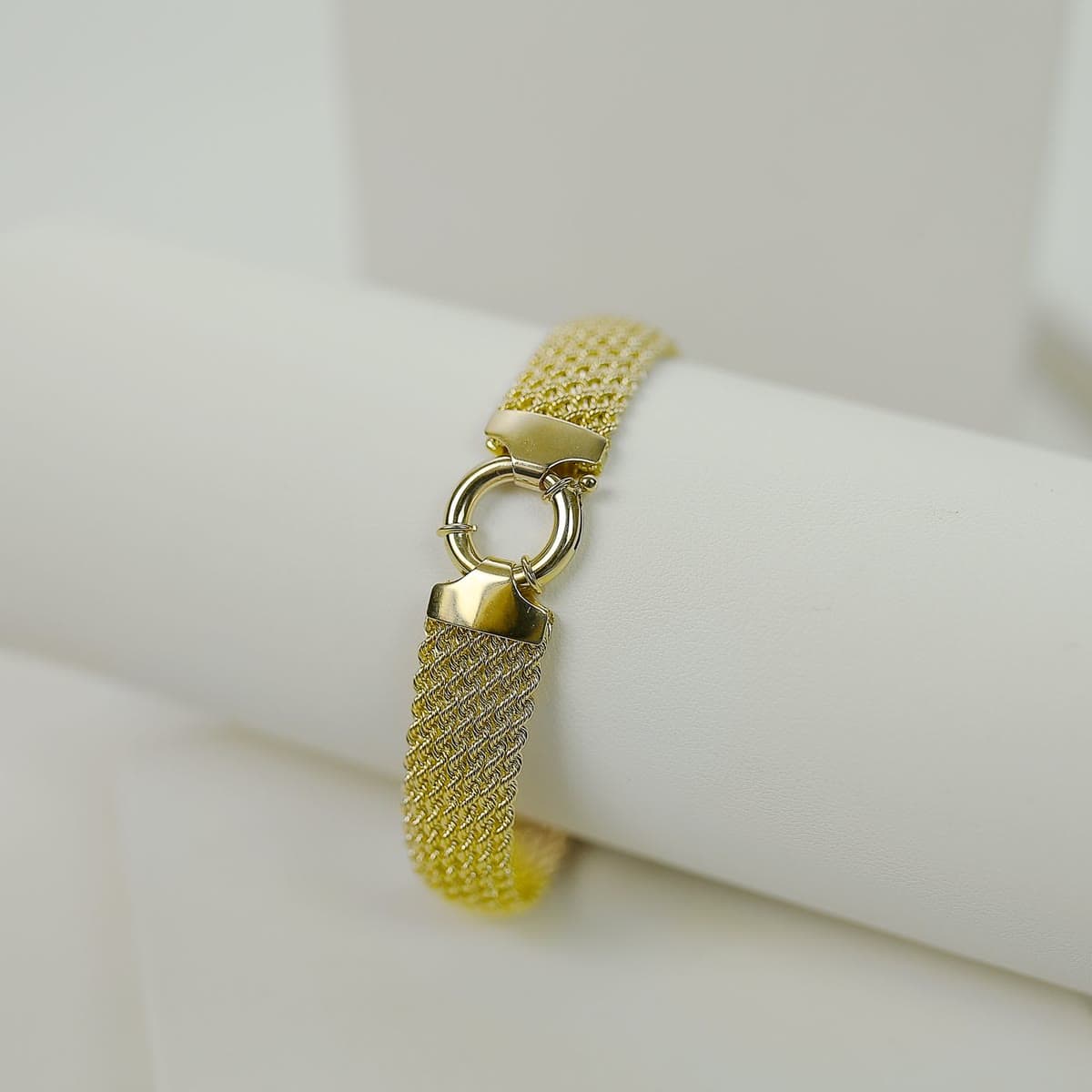 Mahnoor Toggle Bracelet
