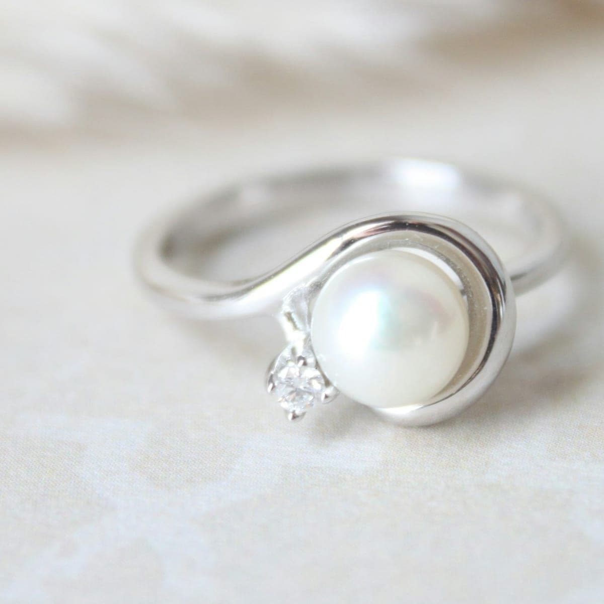 Yumna Pearl Ring